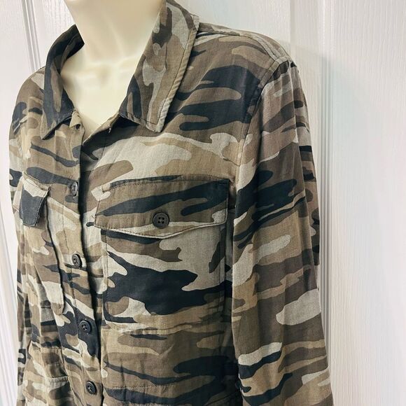 NWT Sanctuary Camouflage Button Down Shirt! ❤️ - Picture 3 of 6